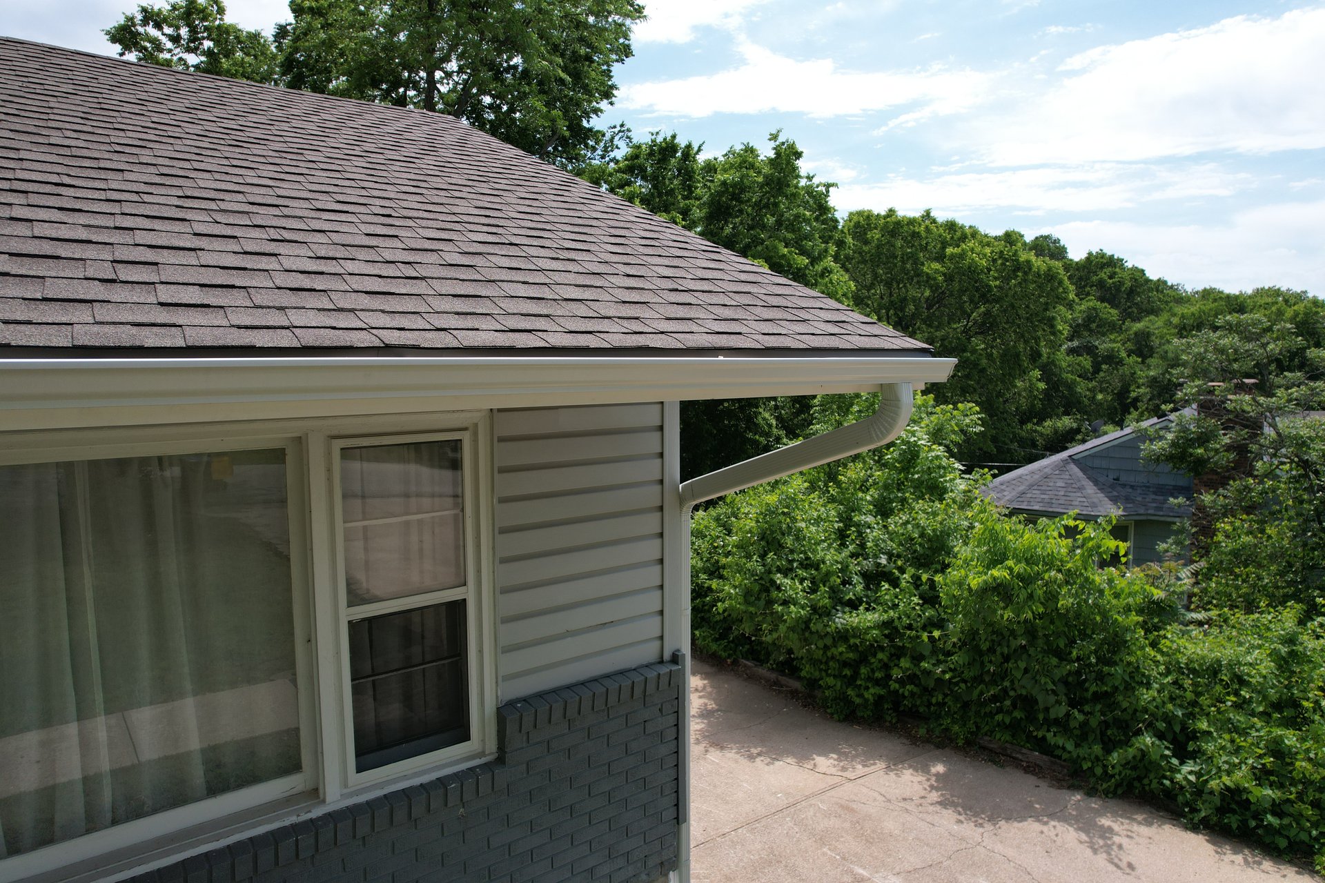 KC roofing crew